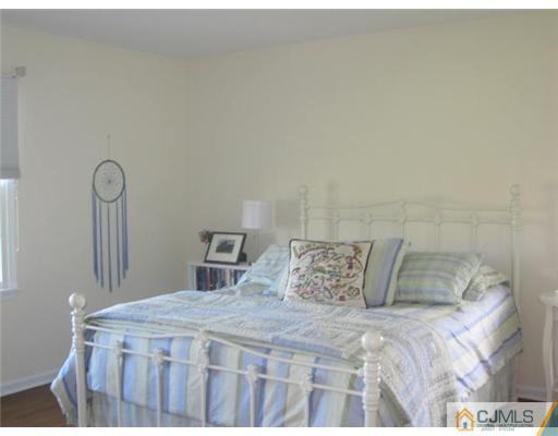 20 Parkview Road Cranbury, NJ 08512 - Photo 10 of 15 Gallery Image 10