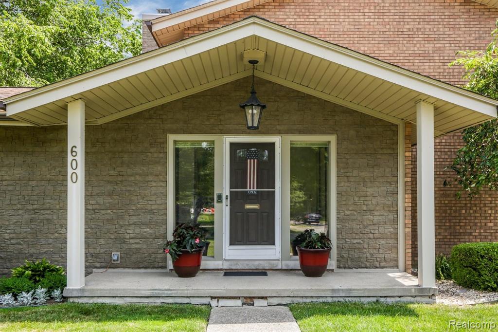 600 Middlesex Road Grosse Pointe Park, MI 48230 - Photo 2 of 44