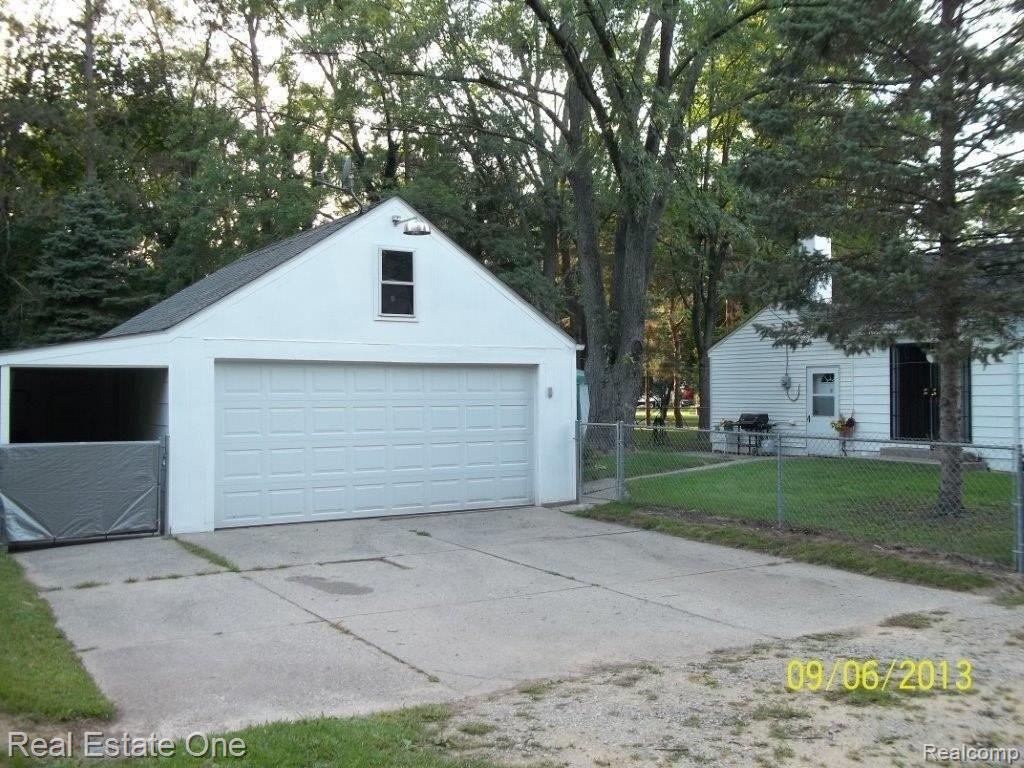 19521 Midway Road Southfield, MI 48075 - Photo 26 of 32 100_0147.jpg