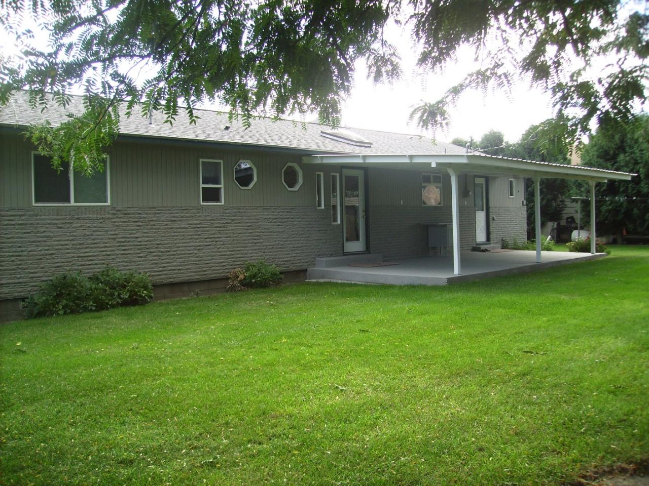 1311 Appleway Road Grandview, WA 98930 - Photo 2 of 8