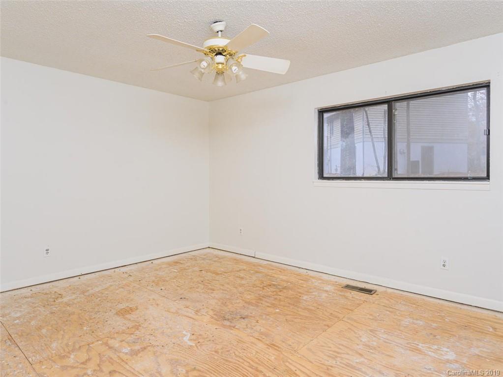 907 Fanning Bridge Road Fletcher, NC 28732 - Photo 15 of 26 Gallery Image 15