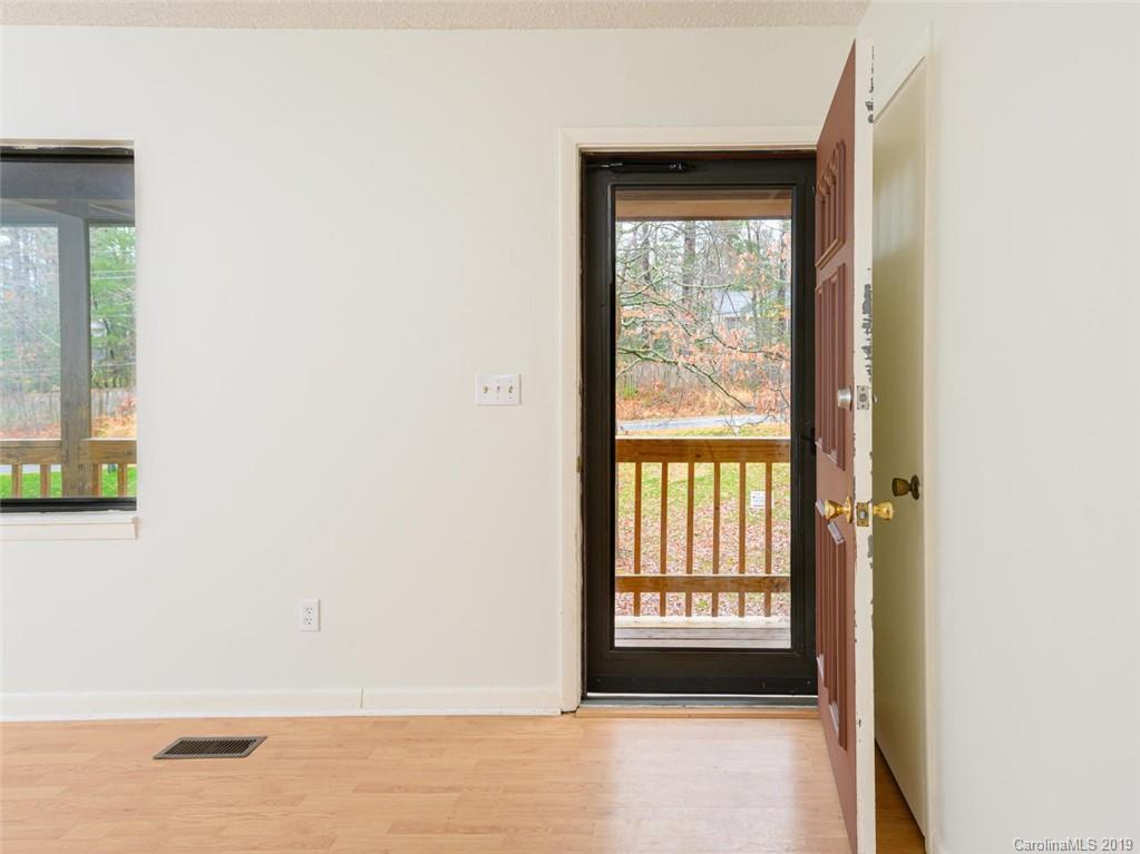 907 Fanning Bridge Road Fletcher, NC 28732 - Photo 5 of 26 Gallery Image 5