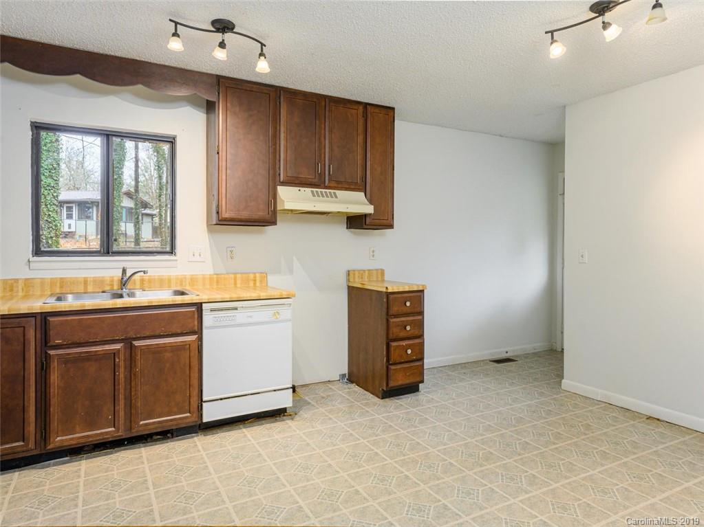 907 Fanning Bridge Road Fletcher, NC 28732 - Photo 9 of 26 Gallery Image 9