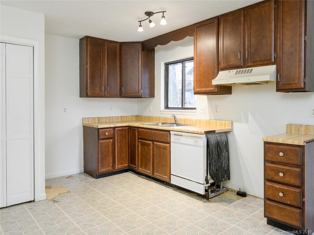 907 Fanning Bridge Road Fletcher, NC 28732 - Photo 10 of 26 Gallery Image 10