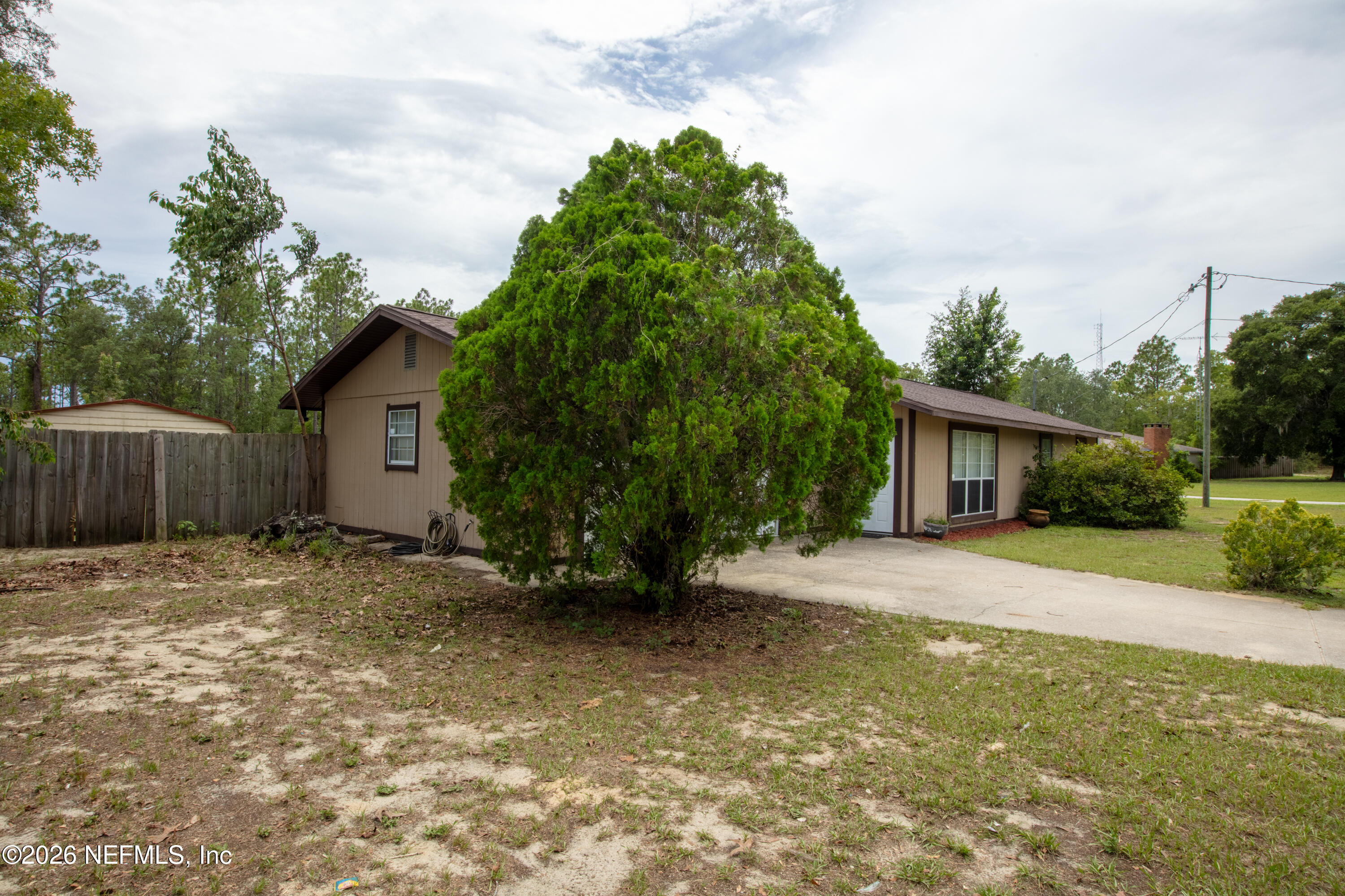 692 Southeast 41st Street Keystone Heights, FL 32656 - Photo 4 of 58 692se41st_MLS-4