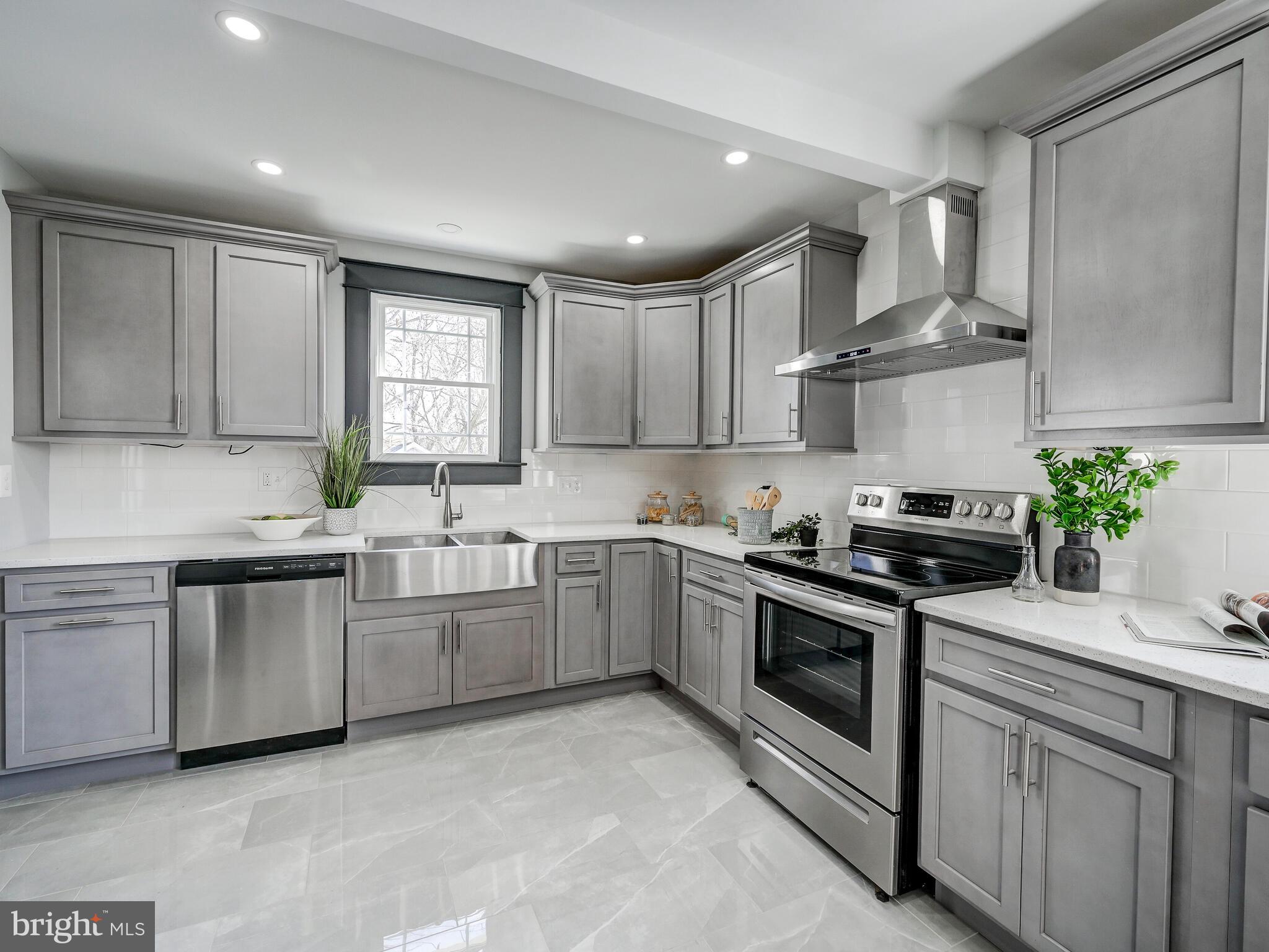 4736 Ridge Road Baltimore, MD 21236 - Photo 13 of 59 Kitchen