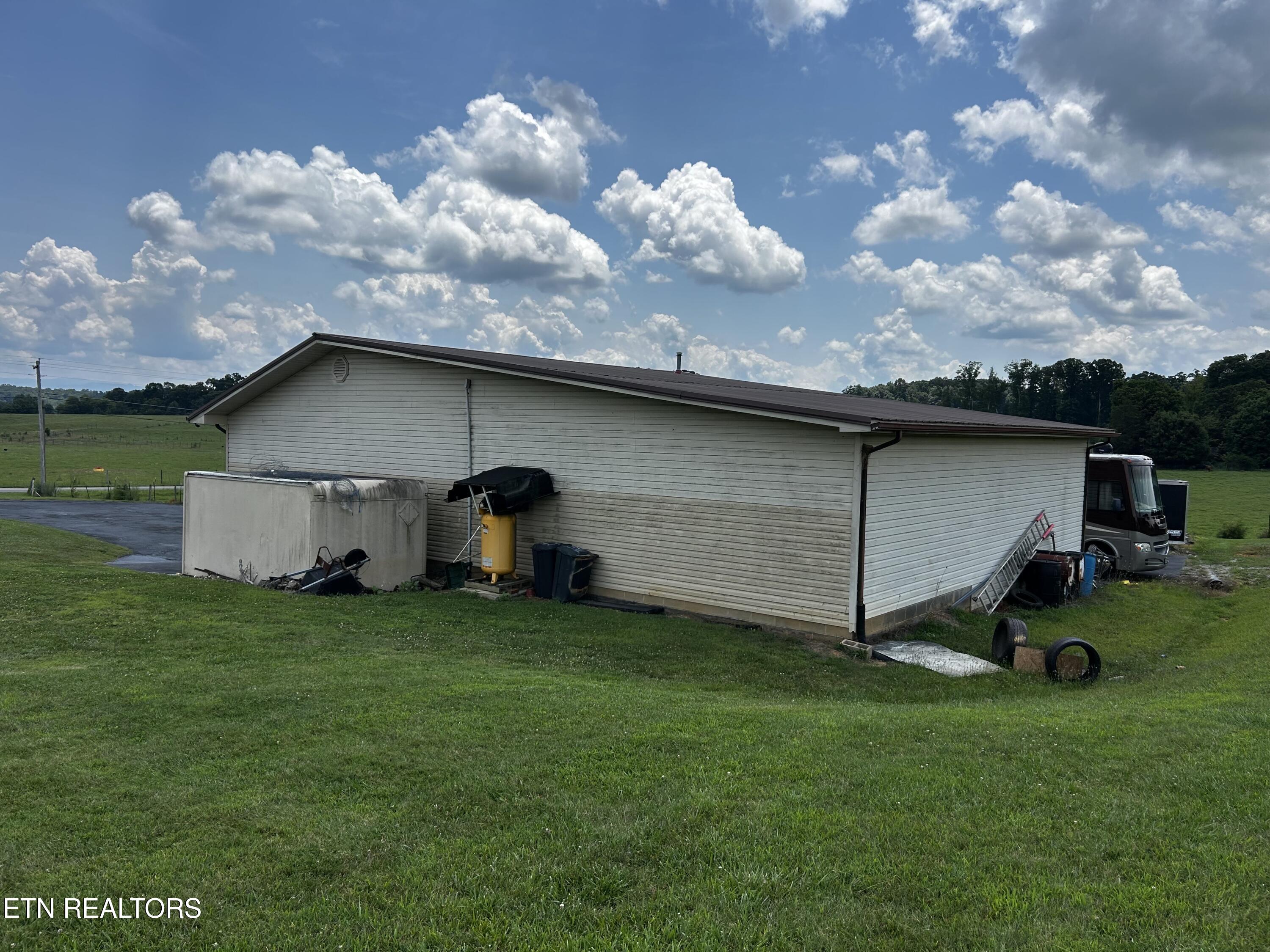 829 Oak Grove Road Madisonville, TN 37354 - Photo 17 of 22 IMG_8862