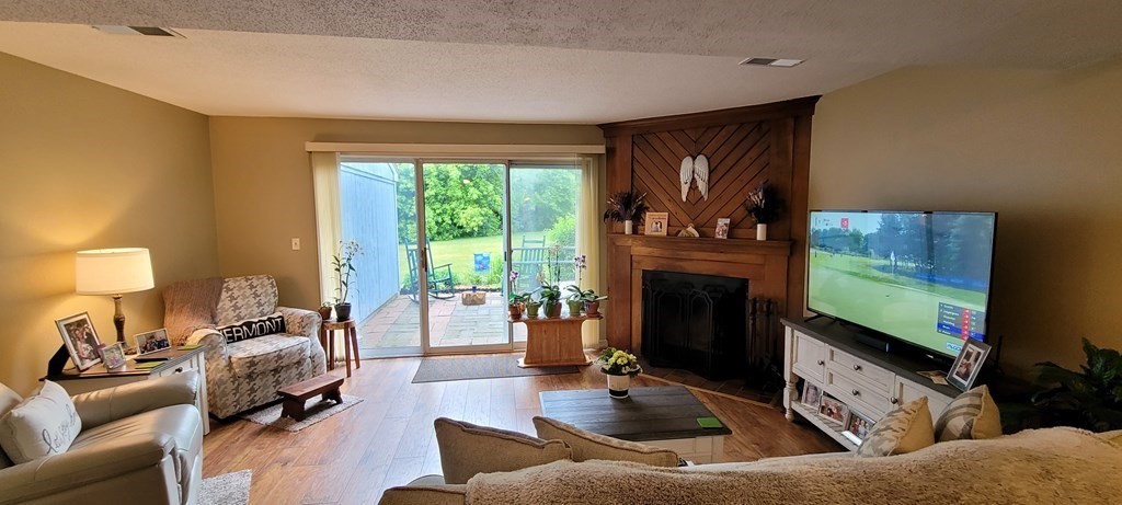 9 Apple Tree Hill Road, Unit 9 Hopkinton, MA 01748 - Photo 9 of 24 Gallery Image 9