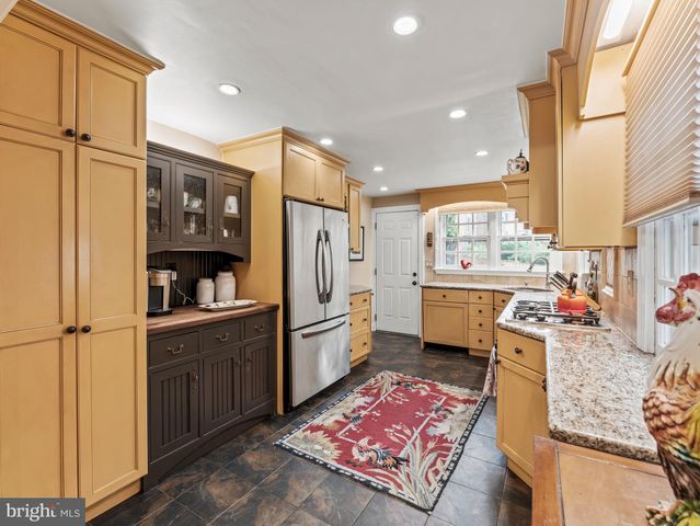 $1,303,360 | 423 Queen Street, Alexandria, VA 22314