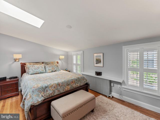 $1,303,360 | 423 Queen Street, Alexandria, VA 22314