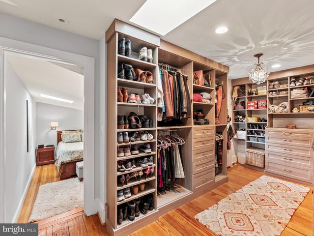 $1,303,360 | 423 Queen Street, Alexandria, VA 22314