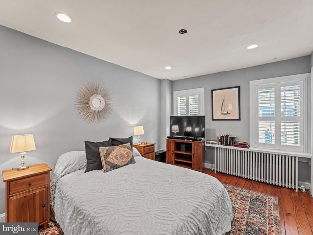 $1,303,360 | 423 Queen Street, Alexandria, VA 22314