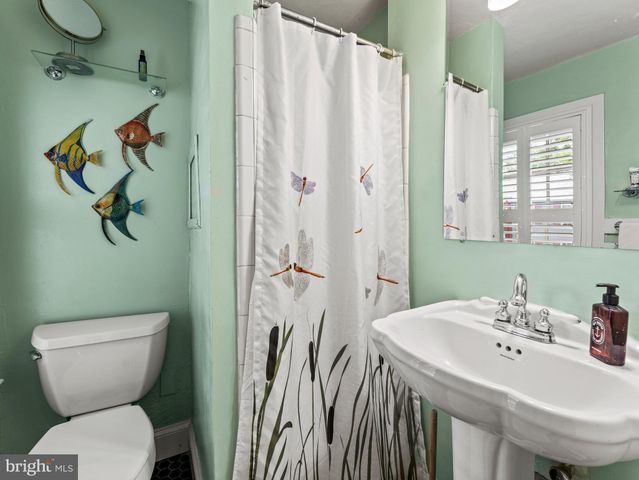 $1,303,360 | 423 Queen Street, Alexandria, VA 22314