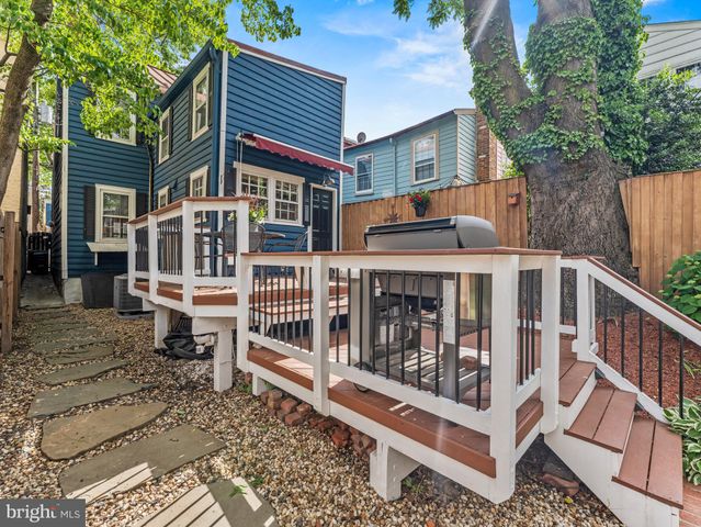 $1,303,360 | 423 Queen Street, Alexandria, VA 22314