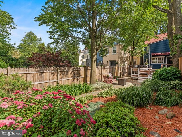 $1,303,360 | 423 Queen Street, Alexandria, VA 22314