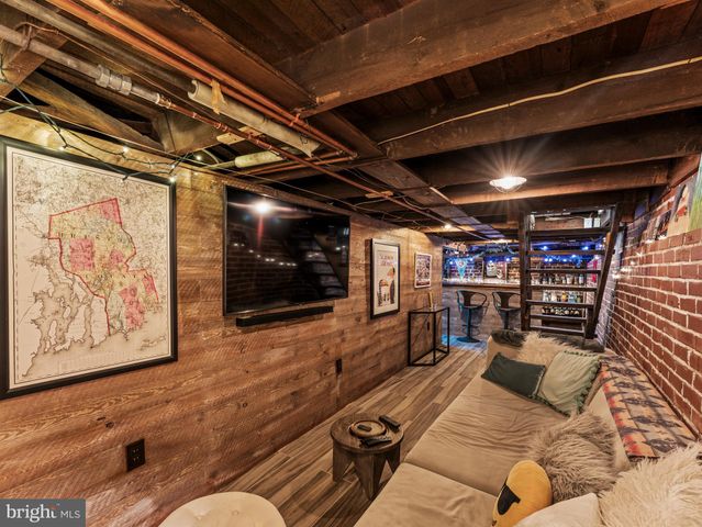 $1,303,360 | 423 Queen Street, Alexandria, VA 22314