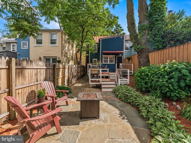 $1,303,360 | 423 Queen Street, Alexandria, VA 22314