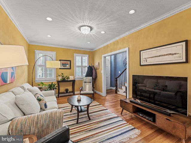 $1,303,360 | 423 Queen Street, Alexandria, VA 22314