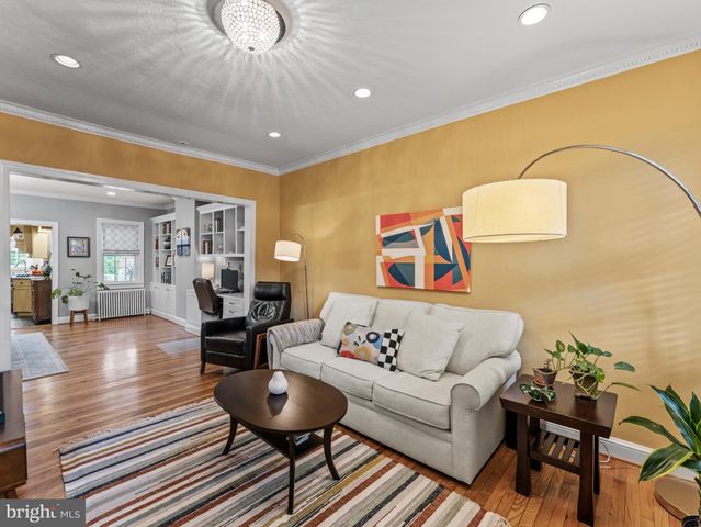 $1,303,360 | 423 Queen Street, Alexandria, VA 22314