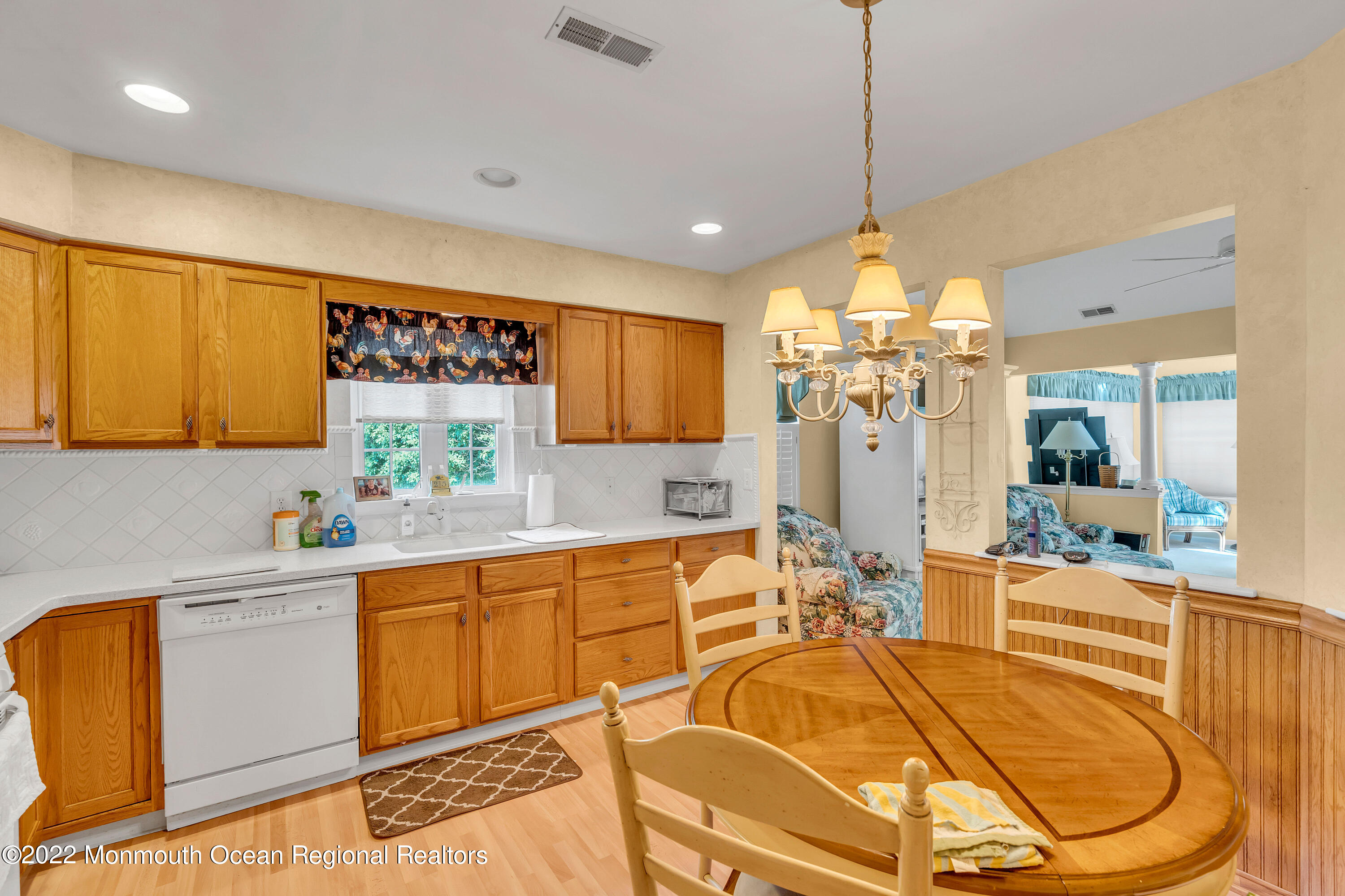 18 Rye Court Jackson, NJ 08527 - Photo 9 of 44 DSC04012