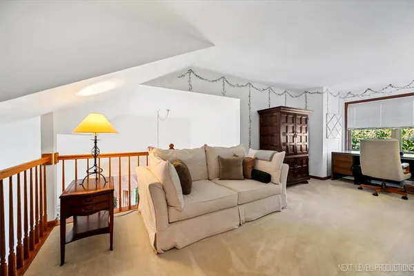 $590,000 | 1919 Waverly Circle, St. Charles, IL 60174