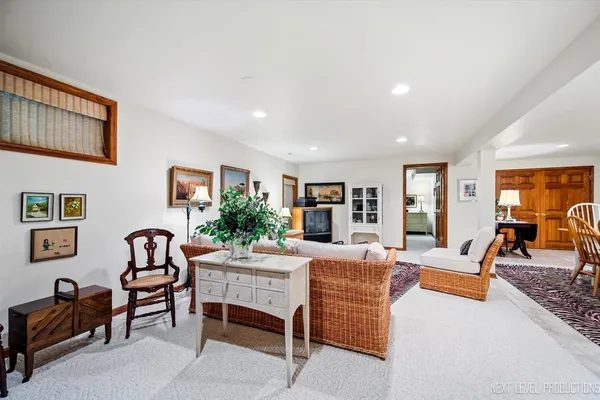 $590,000 | 1919 Waverly Circle, St. Charles, IL 60174