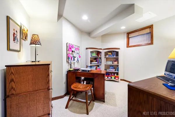 $590,000 | 1919 Waverly Circle, St. Charles, IL 60174