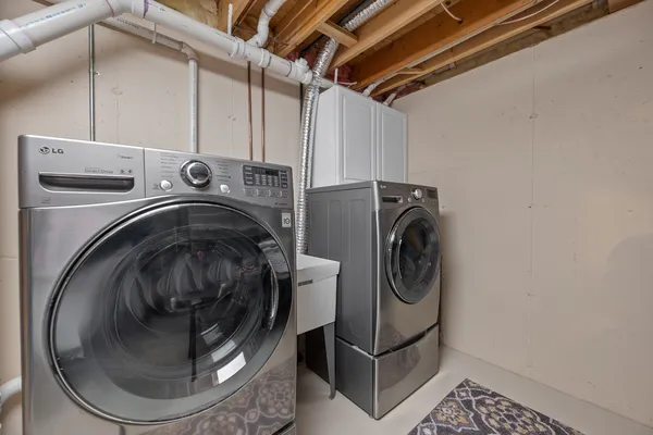 $590,000 | 1919 Waverly Circle, St. Charles, IL 60174