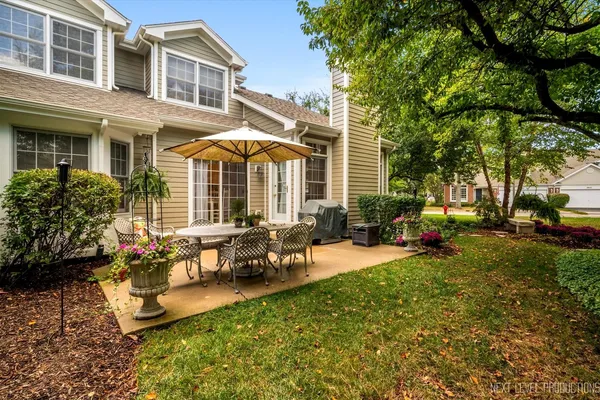 $590,000 | 1919 Waverly Circle, St. Charles, IL 60174