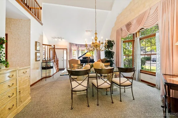 $590,000 | 1919 Waverly Circle, St. Charles, IL 60174