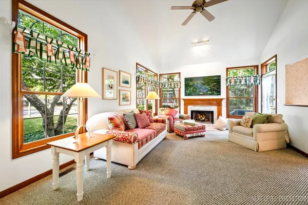 $590,000 | 1919 Waverly Circle, St. Charles, IL 60174