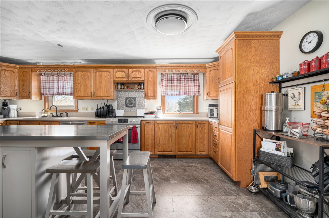 51 Cook Road Cumberland, RI 02864 - Photo 4 of 47