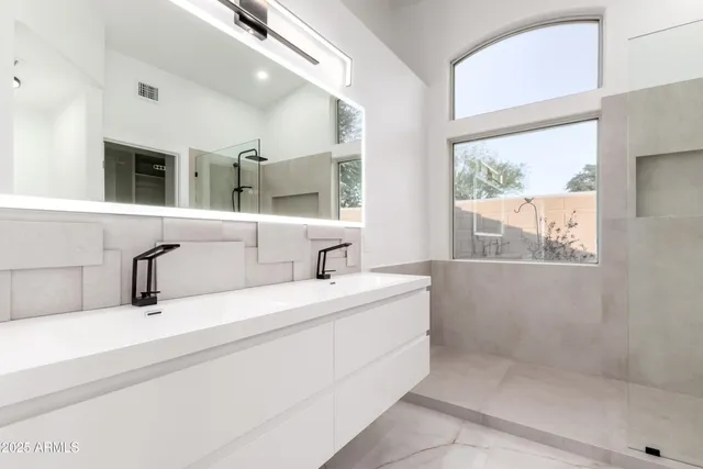 $649,999 | 3871 East Pinon Court, Gilbert, AZ 85234