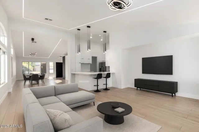 $649,999 | 3871 East Pinon Court, Gilbert, AZ 85234