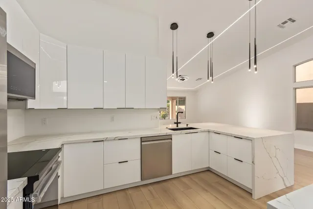 $649,999 | 3871 East Pinon Court, Gilbert, AZ 85234