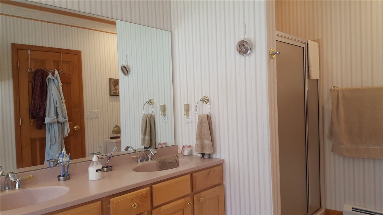 15 Dolloff Dam Road Nottingham, NH 03290 - Photo 21 of 38