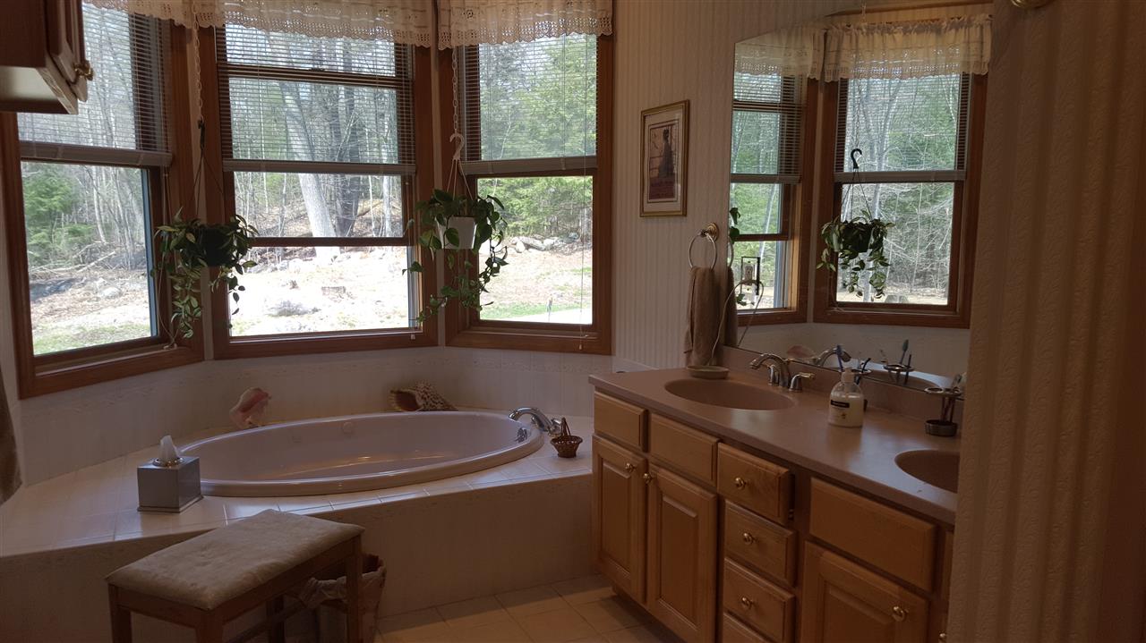 15 Dolloff Dam Road Nottingham, NH 03290 - Photo 22 of 38