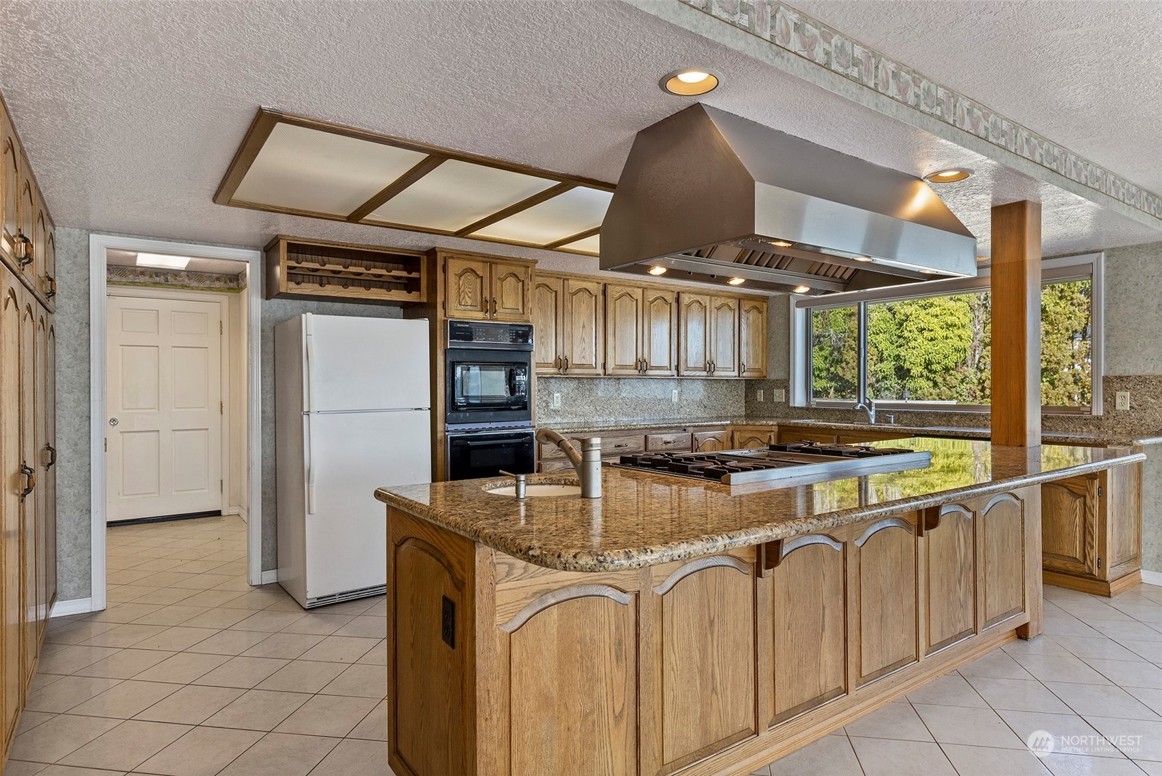 5047 Cooper Point Road Northwest Olympia, WA 98502 - Photo 11 of 37 Gallery Image 11