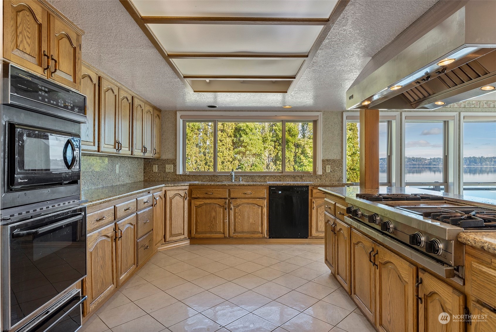 5047 Cooper Point Road Northwest Olympia, WA 98502 - Photo 13 of 37 Gallery Image 13