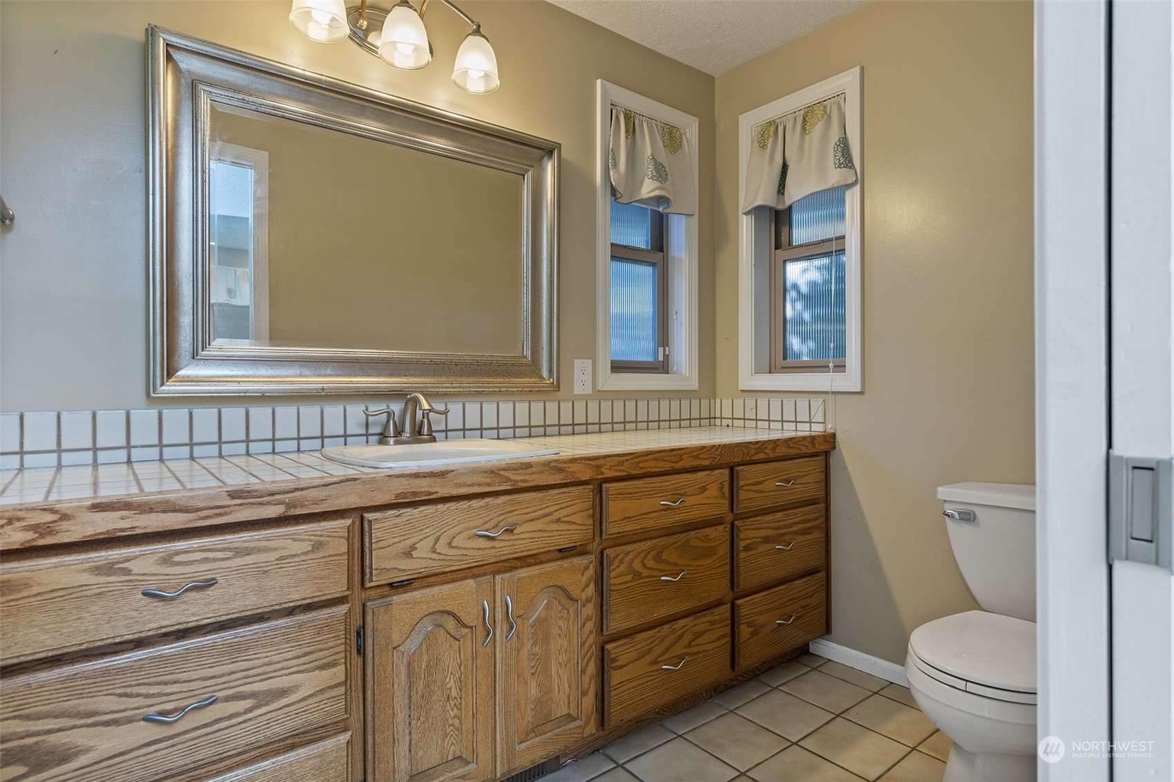 5047 Cooper Point Road Northwest Olympia, WA 98502 - Photo 17 of 37 Gallery Image 17