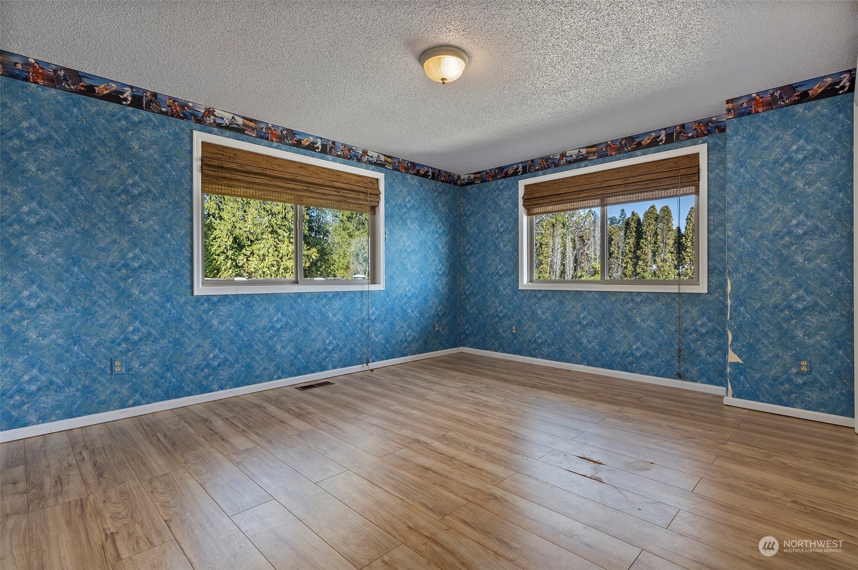 5047 Cooper Point Road Northwest Olympia, WA 98502 - Photo 21 of 37 Gallery Image 21