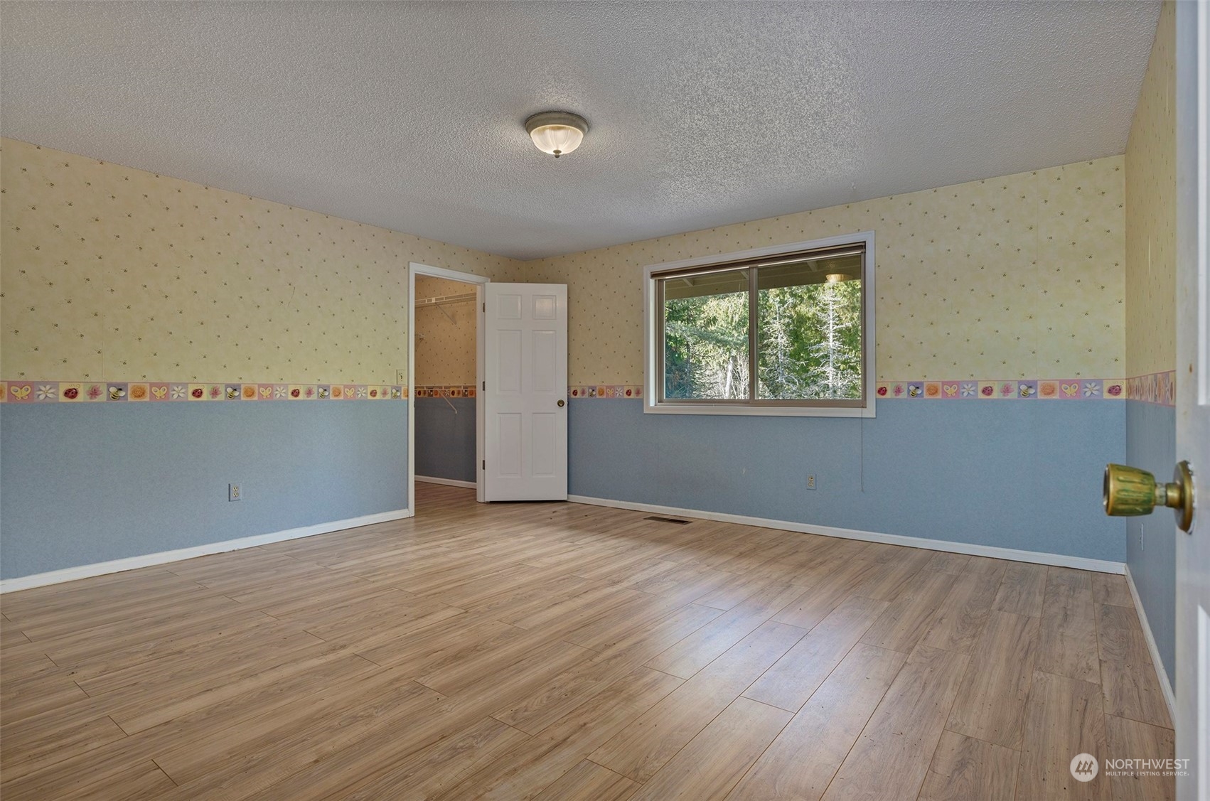 5047 Cooper Point Road Northwest Olympia, WA 98502 - Photo 23 of 37 Gallery Image 23