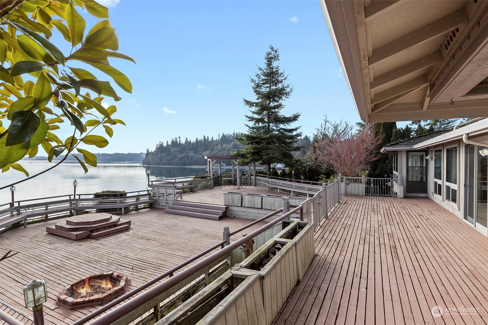 5047 Cooper Point Road Northwest Olympia, WA 98502 - Photo 26 of 37 Gallery Image 26