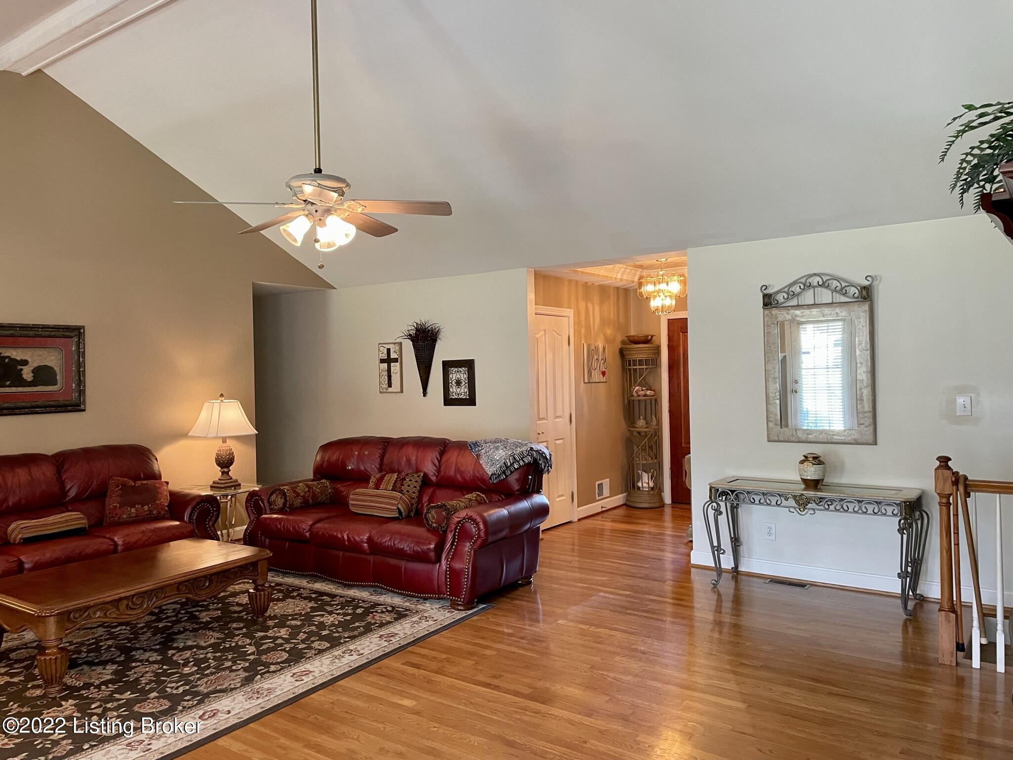 9504 Independence School Road Louisville, KY 40291 - Photo 20 of 31 FullSizeRender-19