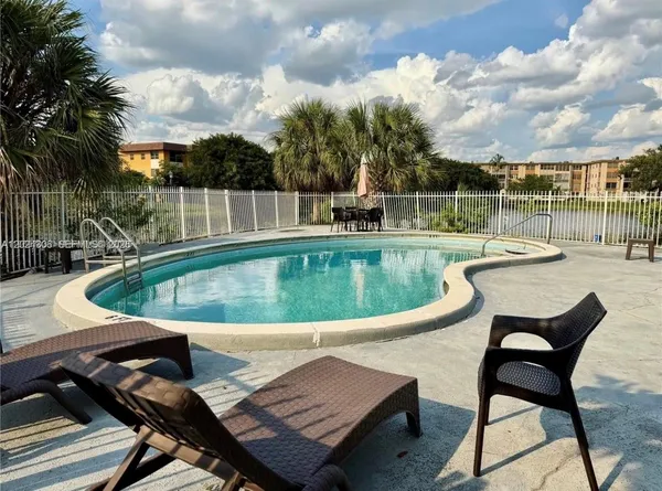 $1,550 | 5495 Northwest 10th Court, Unit 104, Plantation, FL 33313