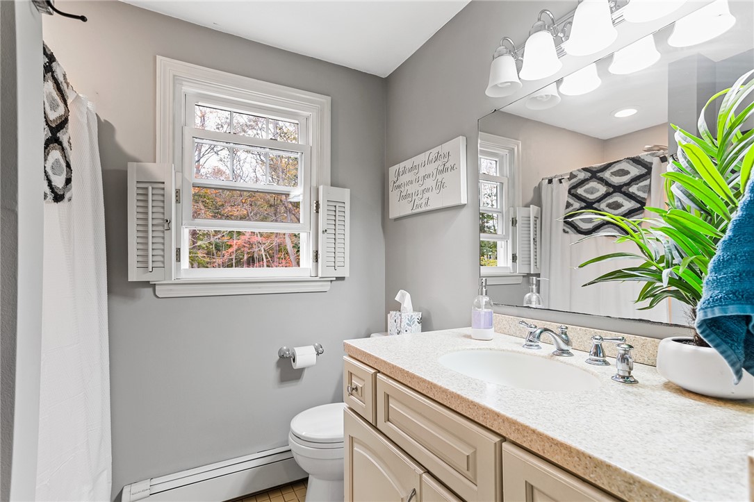 20 Daniel Drive North Kingstown, RI 02852 - Photo 14 of 38