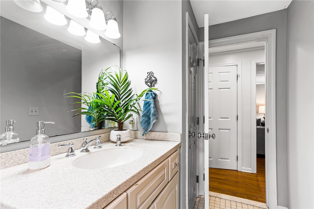 20 Daniel Drive North Kingstown, RI 02852 - Photo 15 of 38