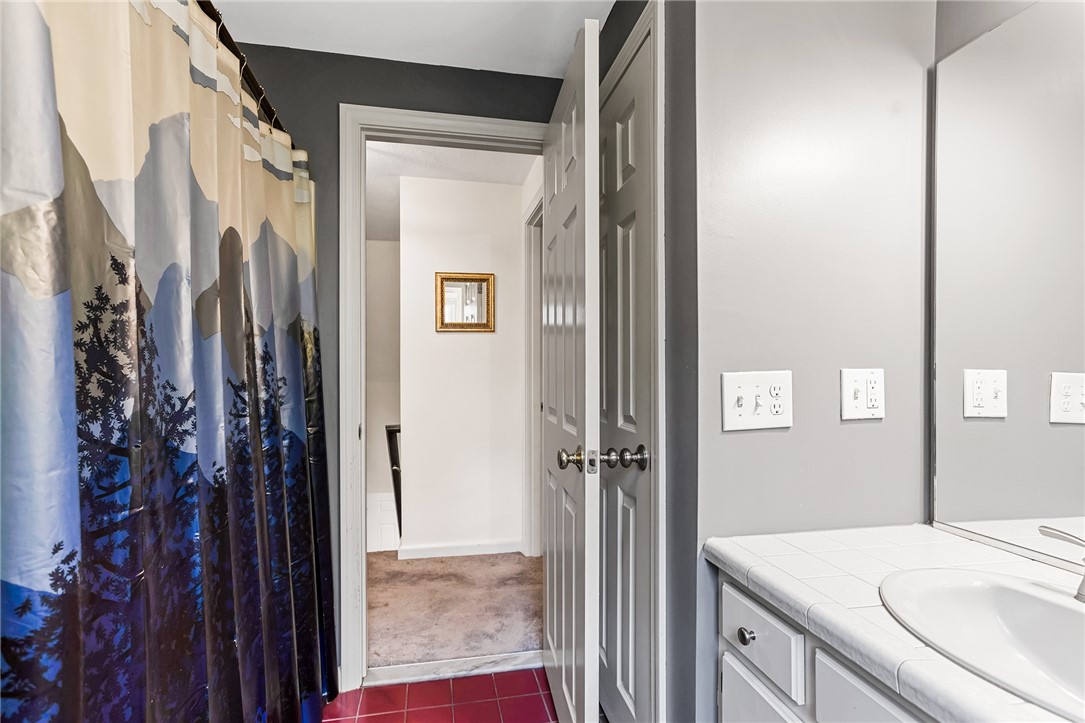 20 Daniel Drive North Kingstown, RI 02852 - Photo 23 of 38