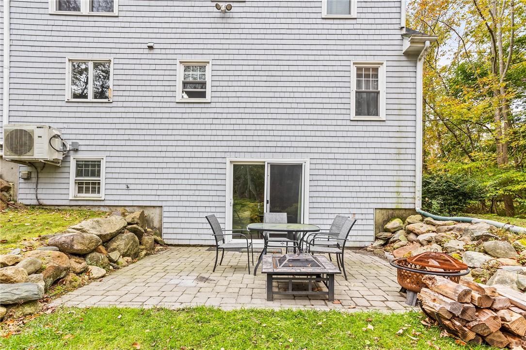 20 Daniel Drive North Kingstown, RI 02852 - Photo 33 of 38