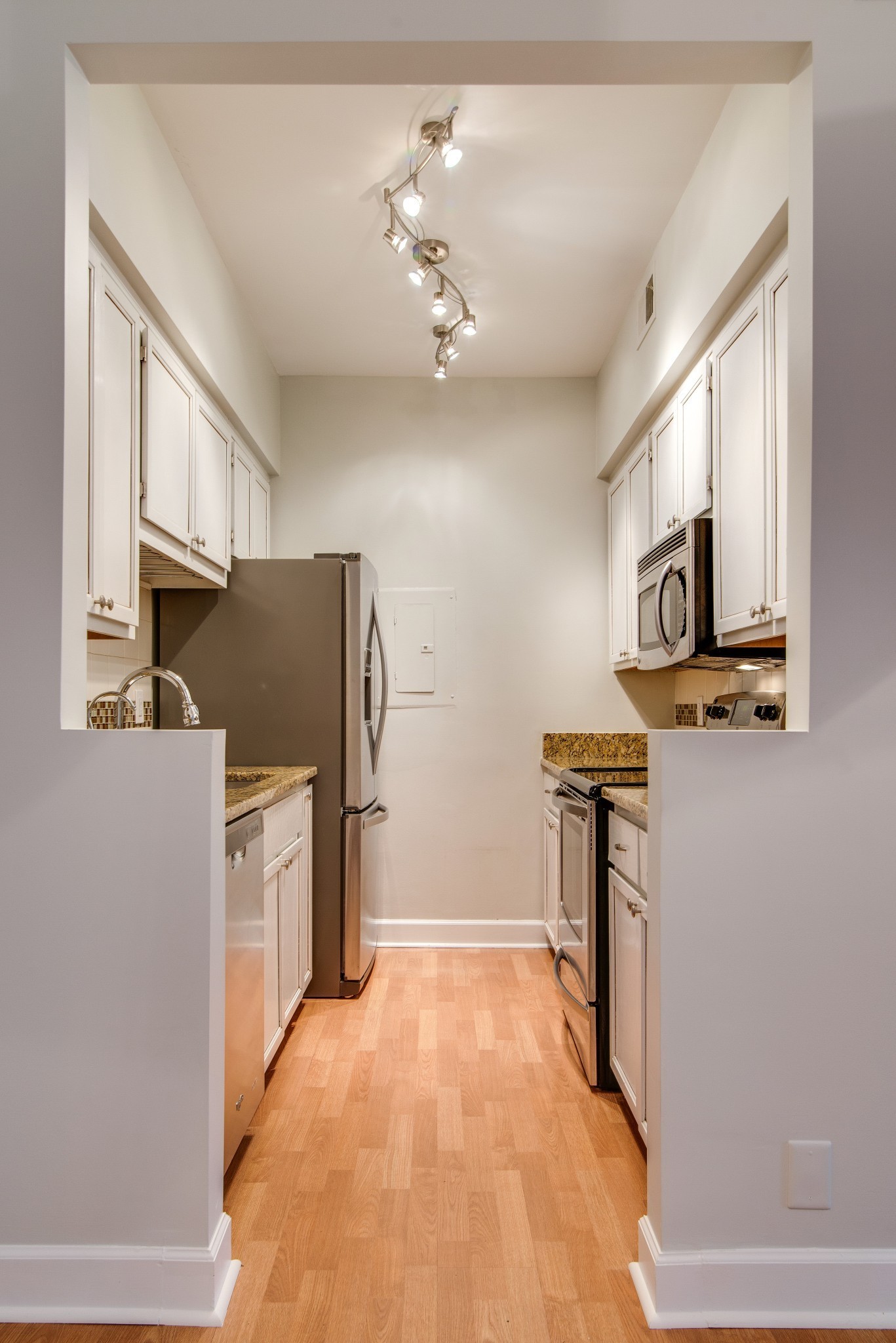 303 Sloan Road Nashville, TN 37209 - Photo 7 of 14